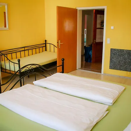 Xxl-ferienwohnung Blumenwiese Apartment